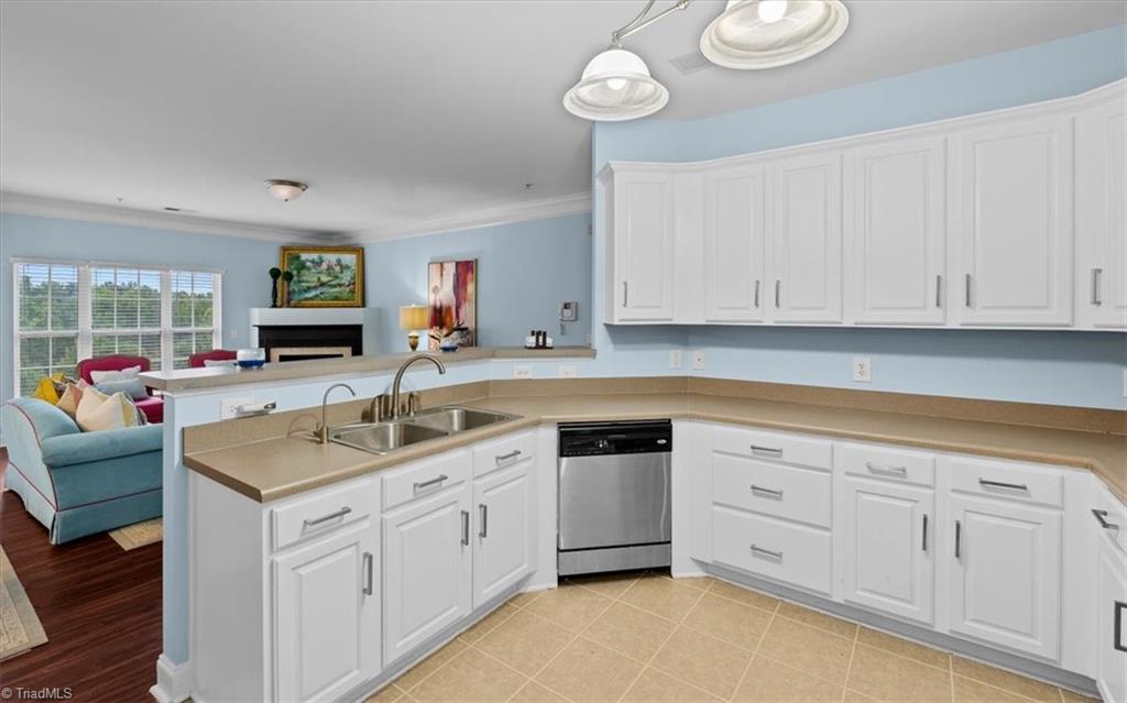 200 Lennox Drive # 3b Property Photo 17
