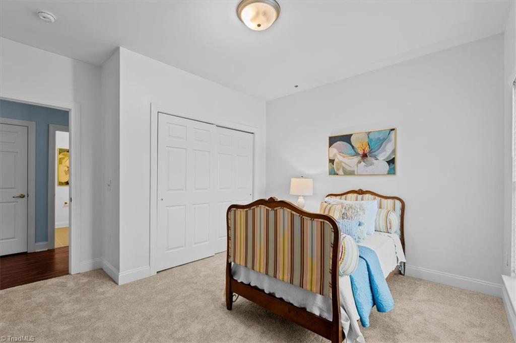 200 Lennox Drive # 3b Property Photo 28