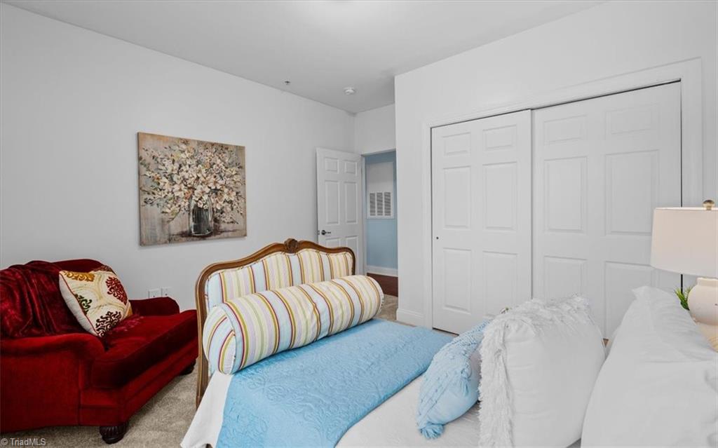 200 Lennox Drive # 3b Property Photo 29