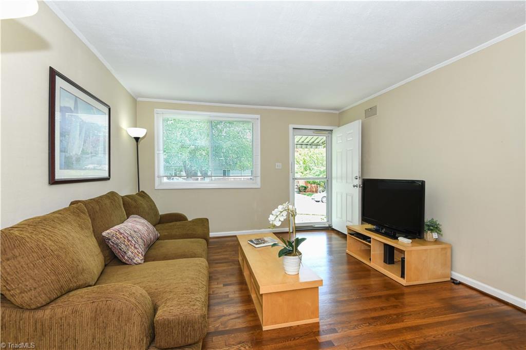 514 Overlook Street Property Photo 4