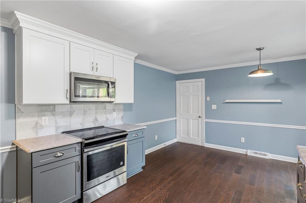 4103 Oak Hollow Drive Property Photo 13