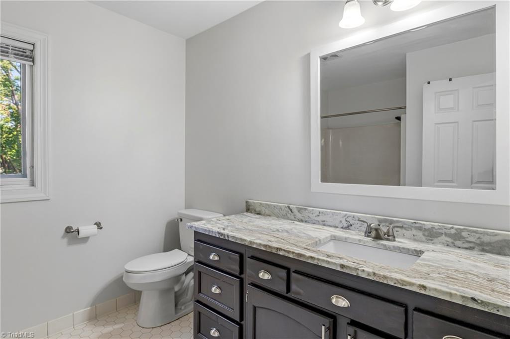 4103 Oak Hollow Drive Property Photo 29