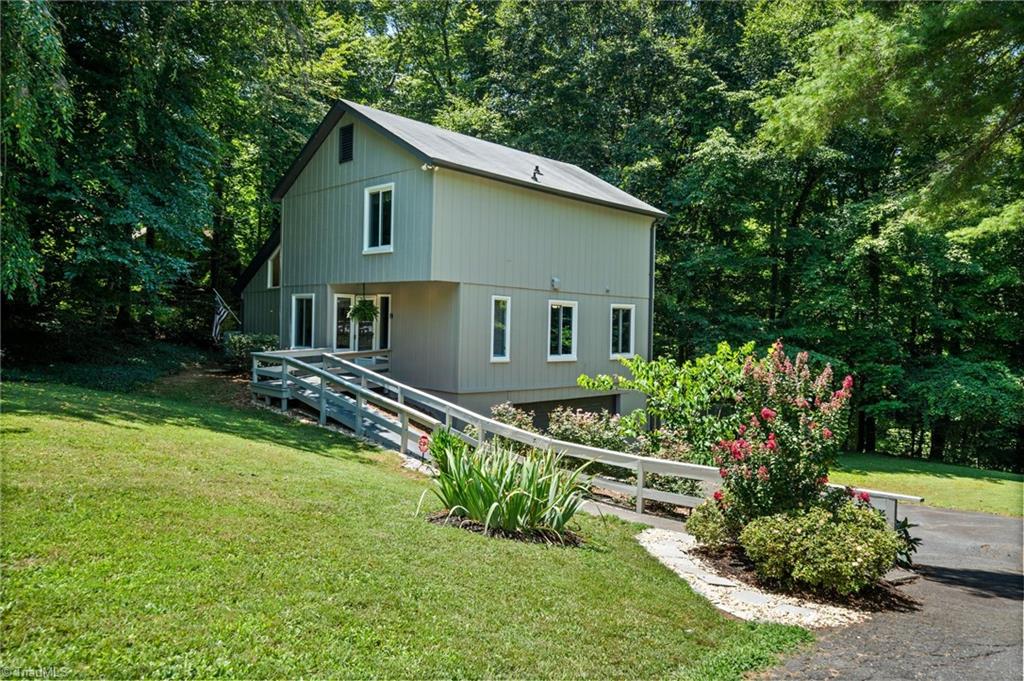 8054 Deverow Court Property Photo 2