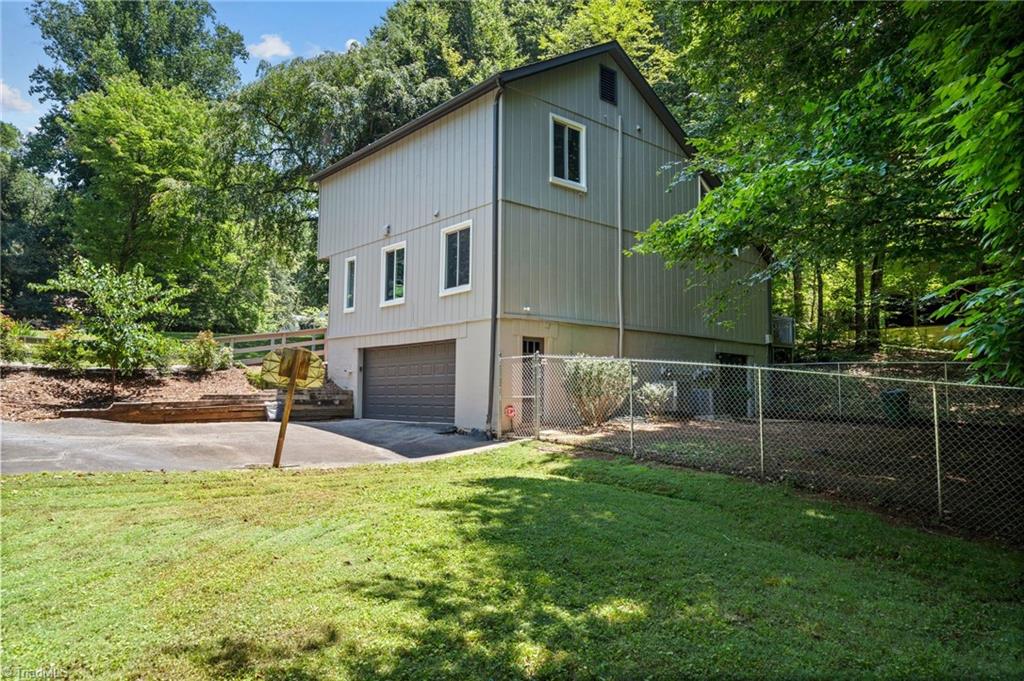 8054 Deverow Court Property Photo 3