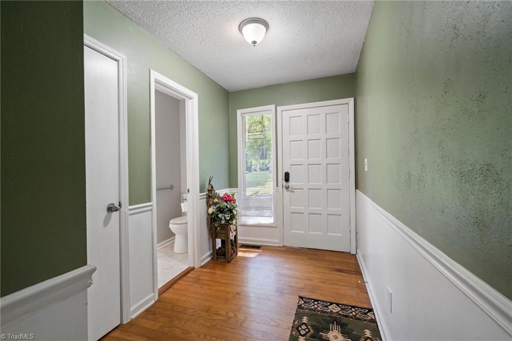 8054 Deverow Court Property Photo 6