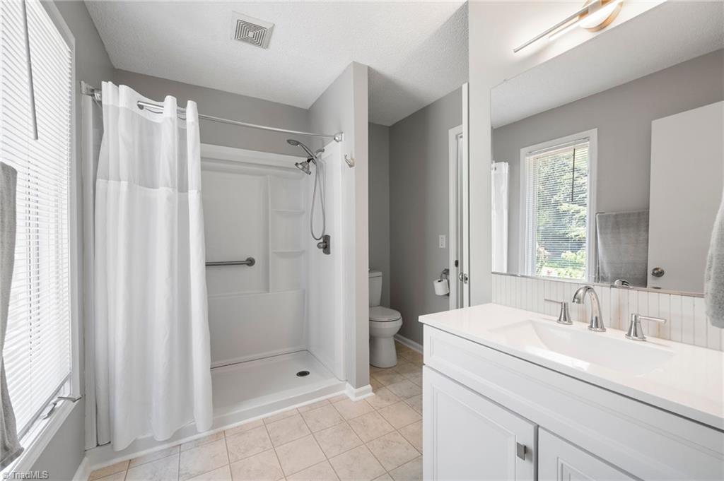 8054 Deverow Court Property Photo 10