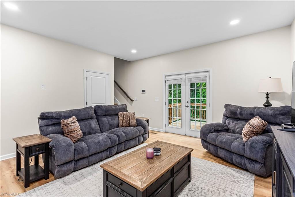 2529 Fiddlers Glenn Drive Property Photo 7