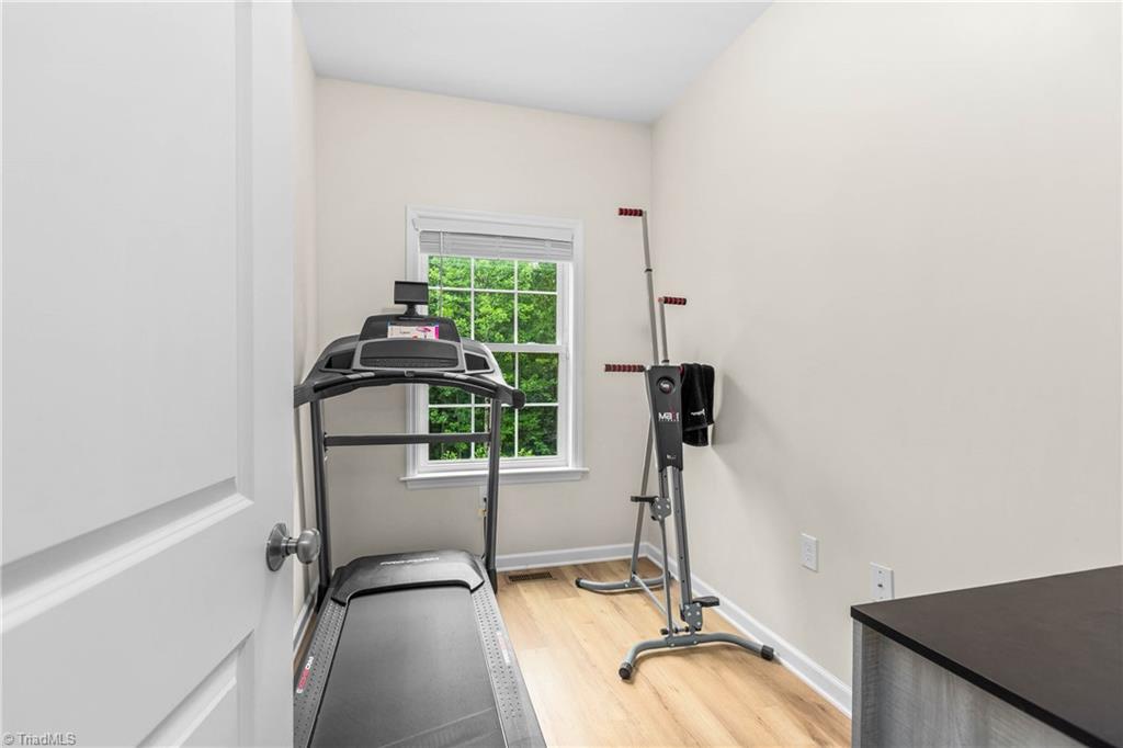 2529 Fiddlers Glenn Drive Property Photo 11