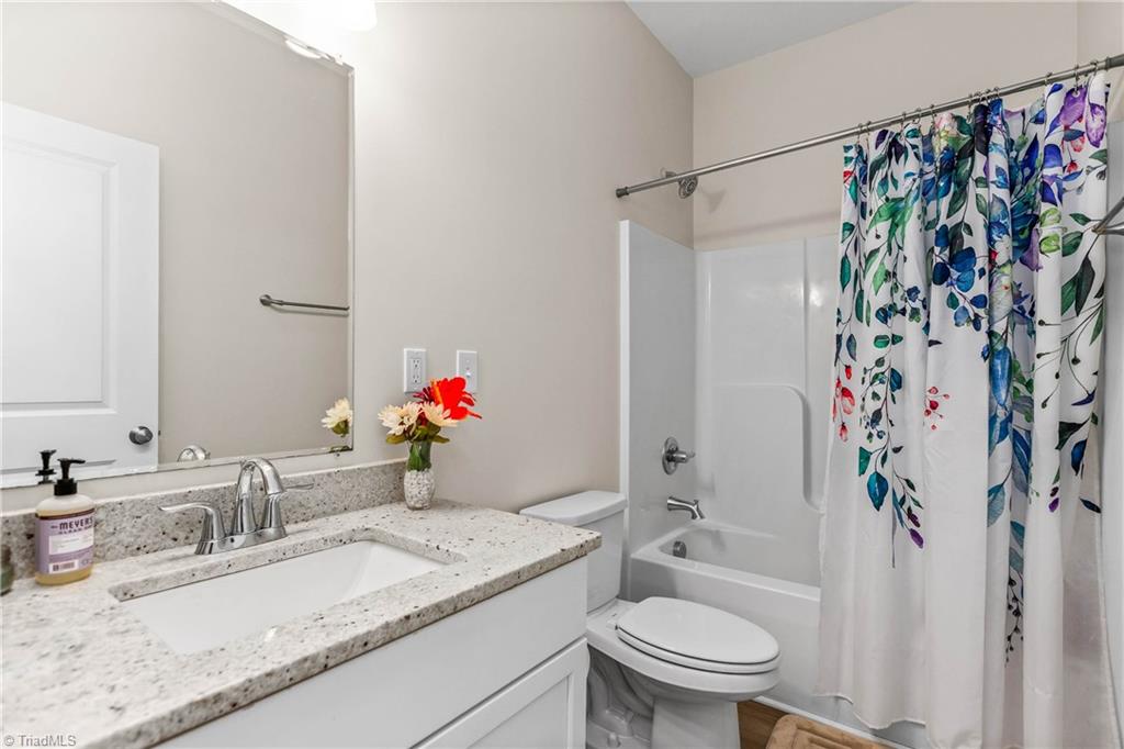 2529 Fiddlers Glenn Drive Property Photo 13