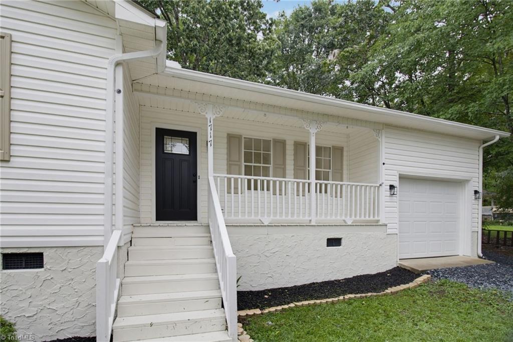 1717 Lantern Drive Property Photo 4