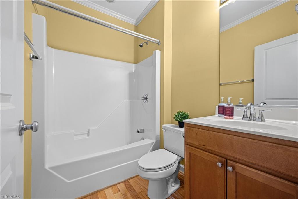 2071 Salisbury Square Property Photo 22