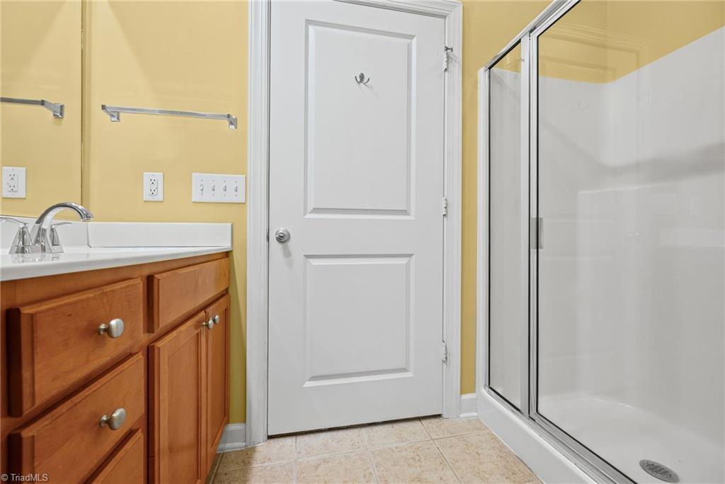 2071 Salisbury Square Property Photo 29