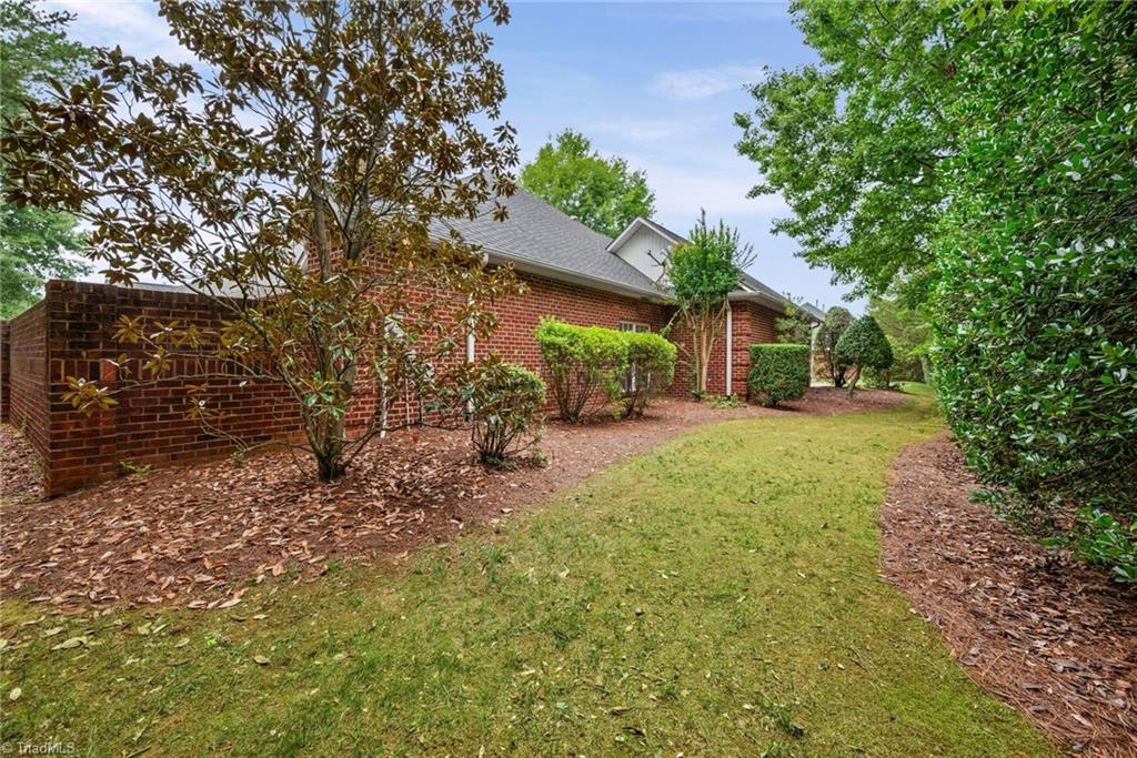 2071 Salisbury Square Property Photo 36