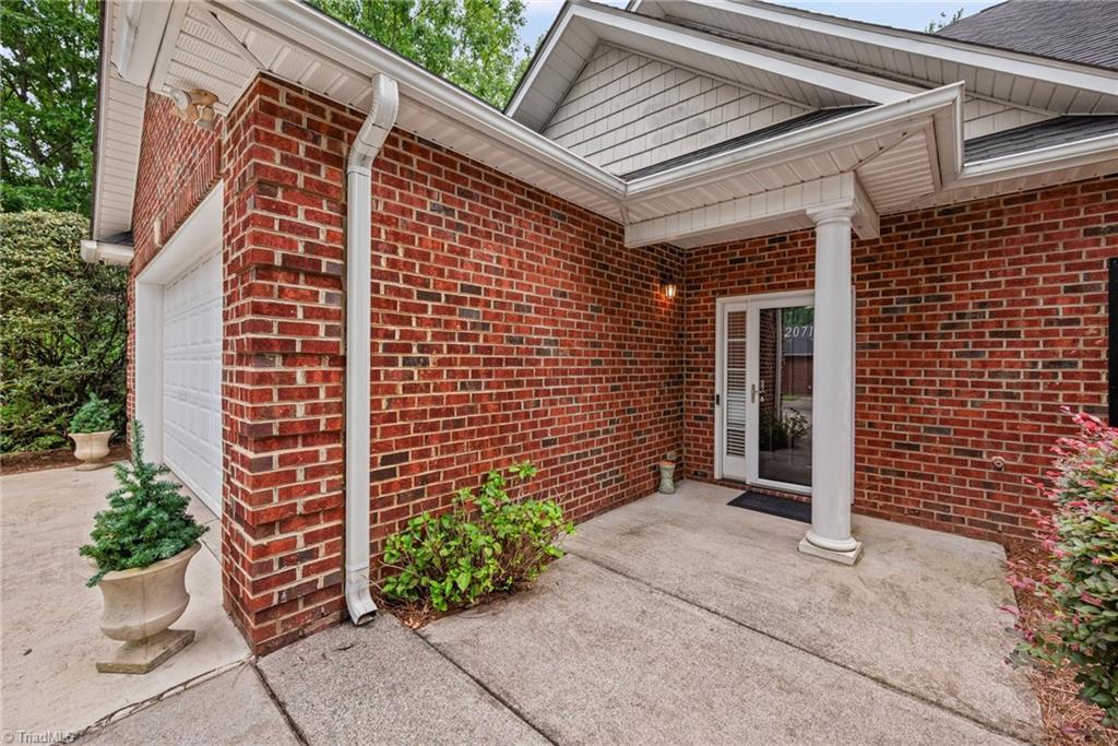 2071 Salisbury Square Property Photo 43