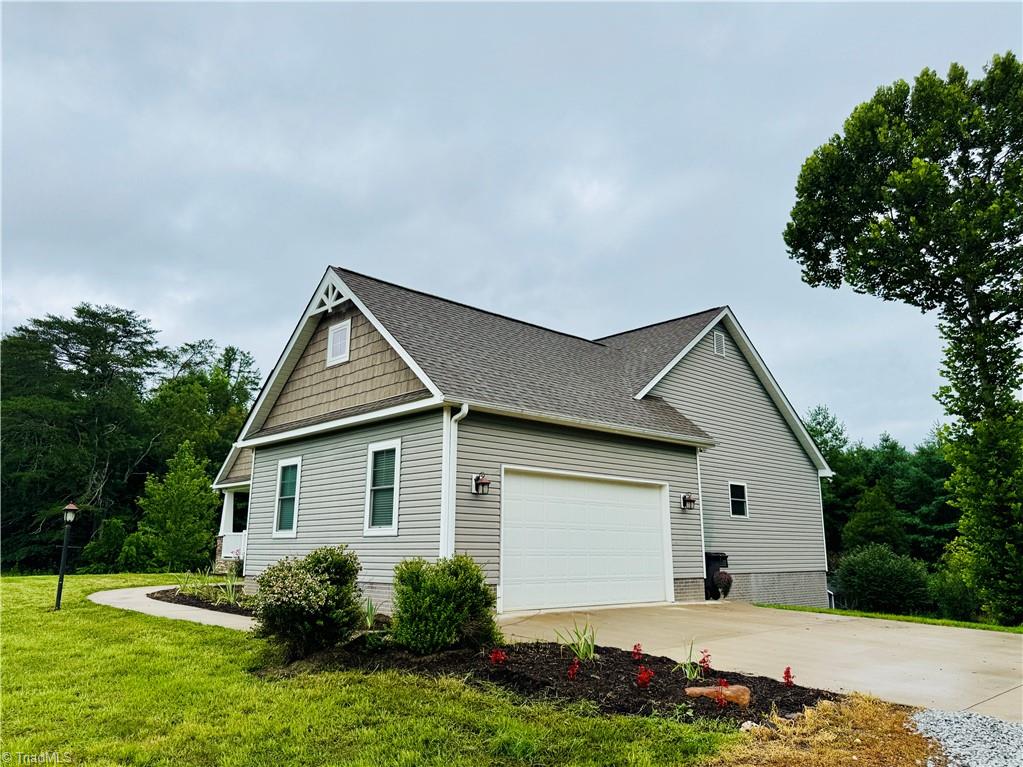 5540 Absher Road Property Photo 3