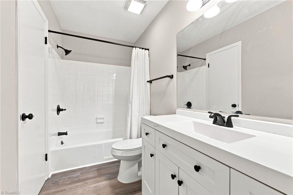 2404 Dulaire Road Property Photo 19