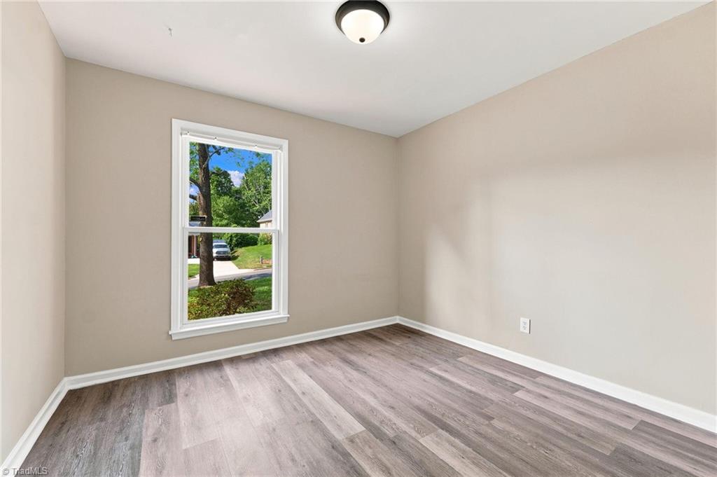 2404 Dulaire Road Property Photo 20