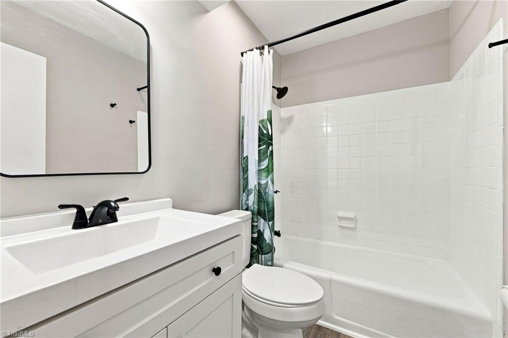 2404 Dulaire Road Property Photo 22