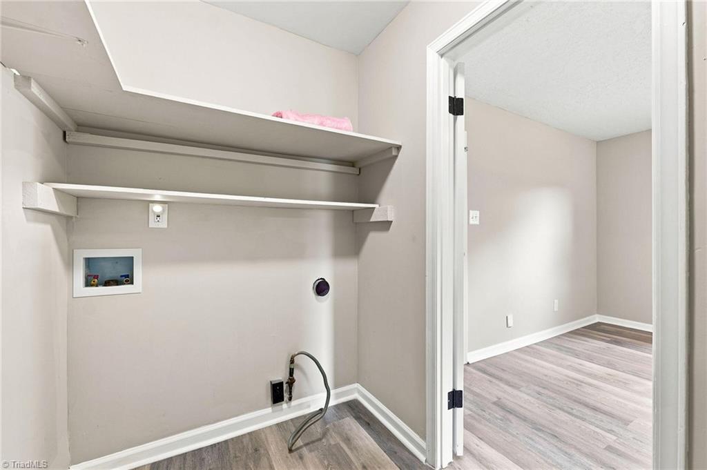 2404 Dulaire Road Property Photo 25