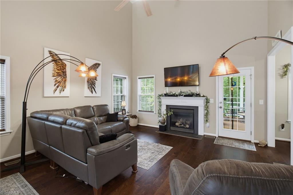 111 Tree Top Lane Property Photo 3