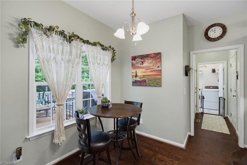 111 Tree Top Lane Property Photo 8