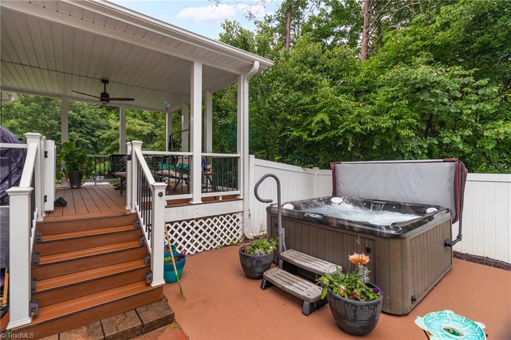 111 Tree Top Lane Property Photo 20