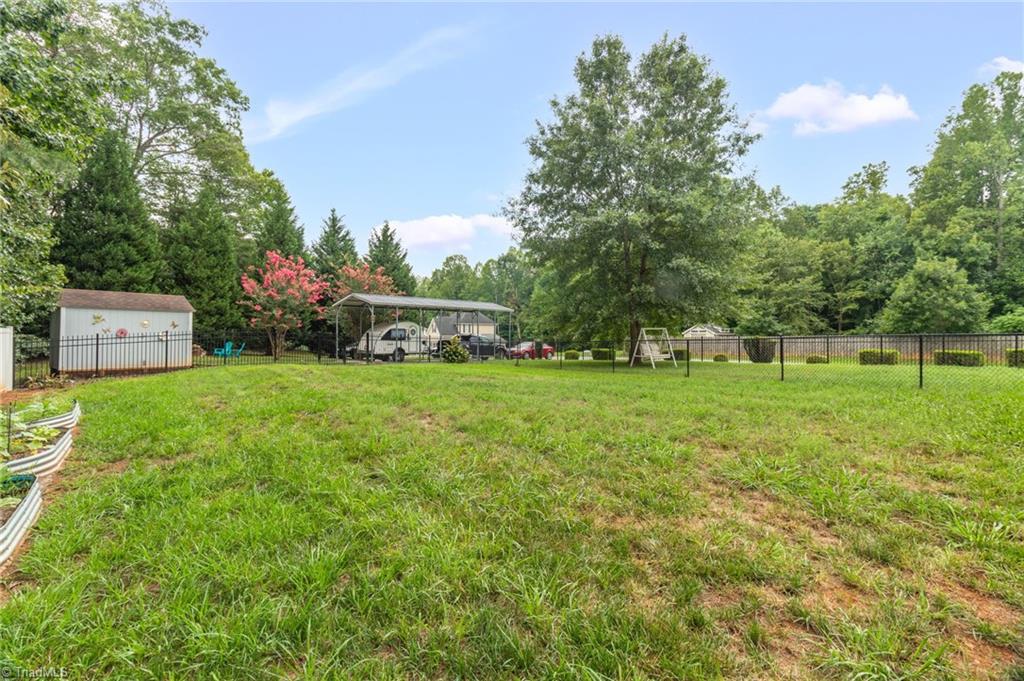 111 Tree Top Lane Property Photo 23