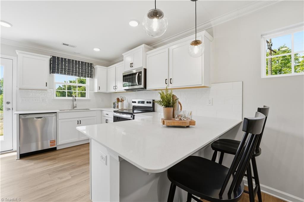 506 Mountain Pine Avenue Property Photo 15