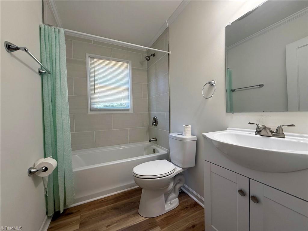 2604 Lyndhurst Avenue Property Photo 7
