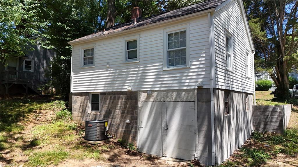 2604 Lyndhurst Avenue Property Photo 8