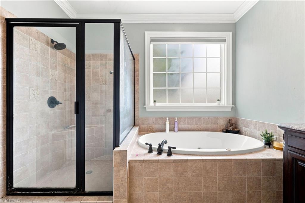 8106 Angels Glen Drive Property Photo 18