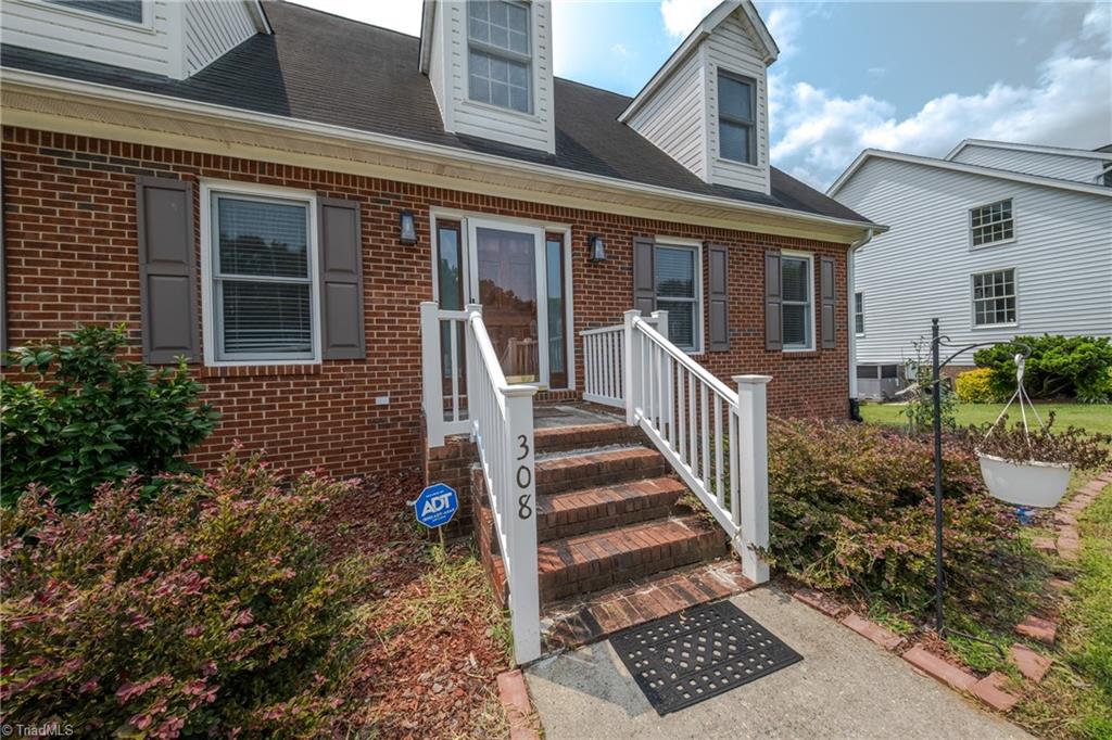 308 Ridgeland Drive Property Photo 2