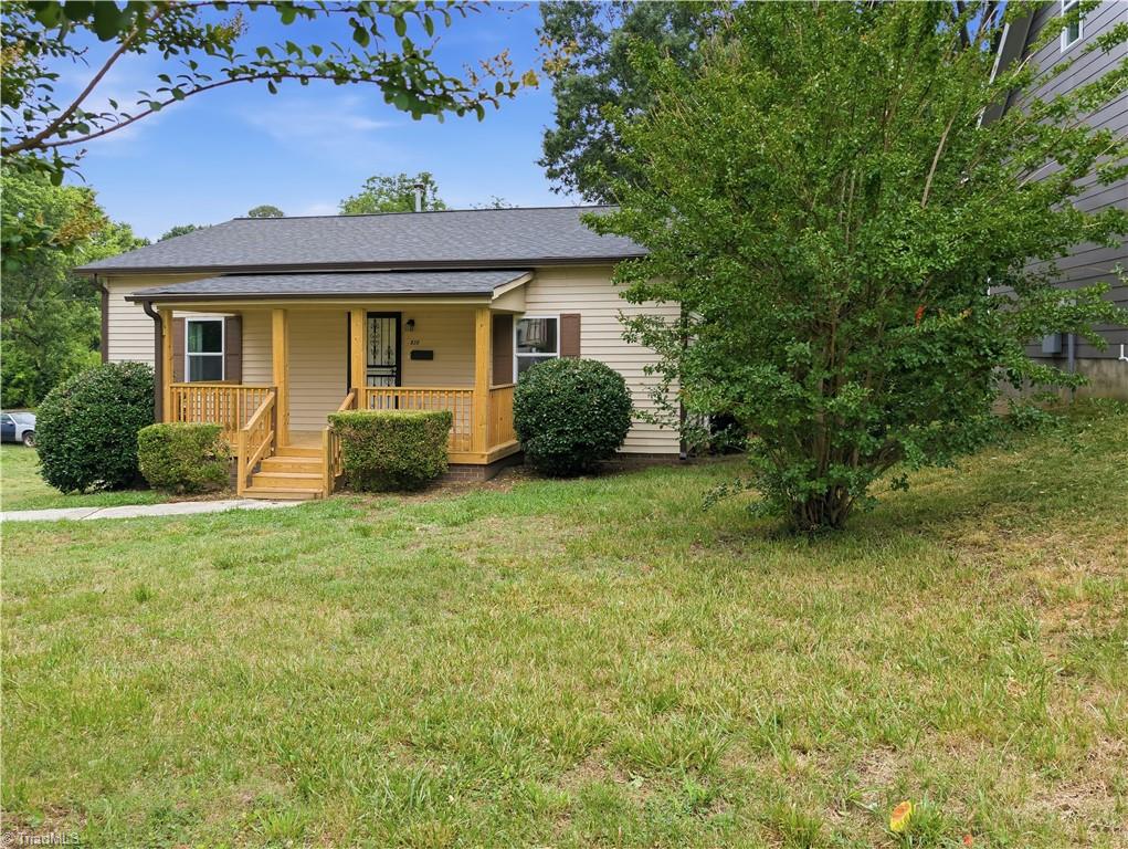 820 Chandler Avenue Property Photo 3