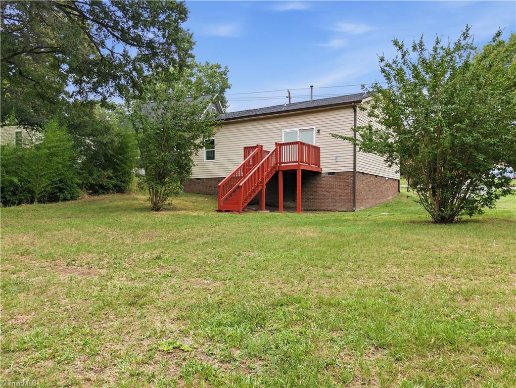 820 Chandler Avenue Property Photo 6