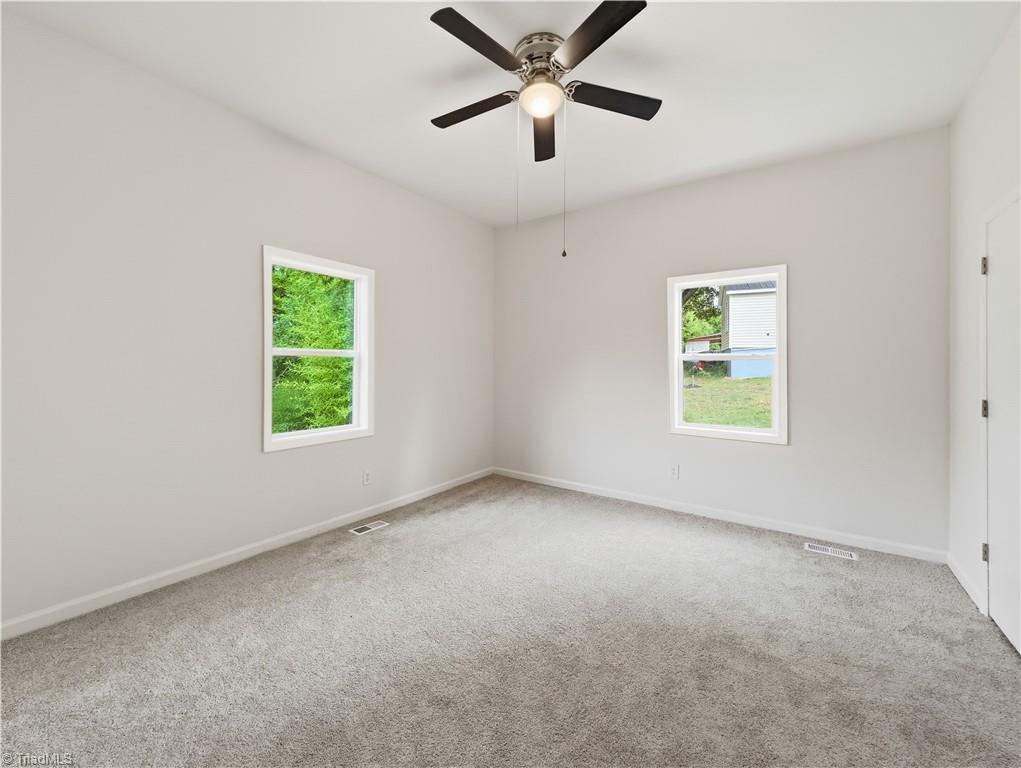 820 Chandler Avenue Property Photo 9