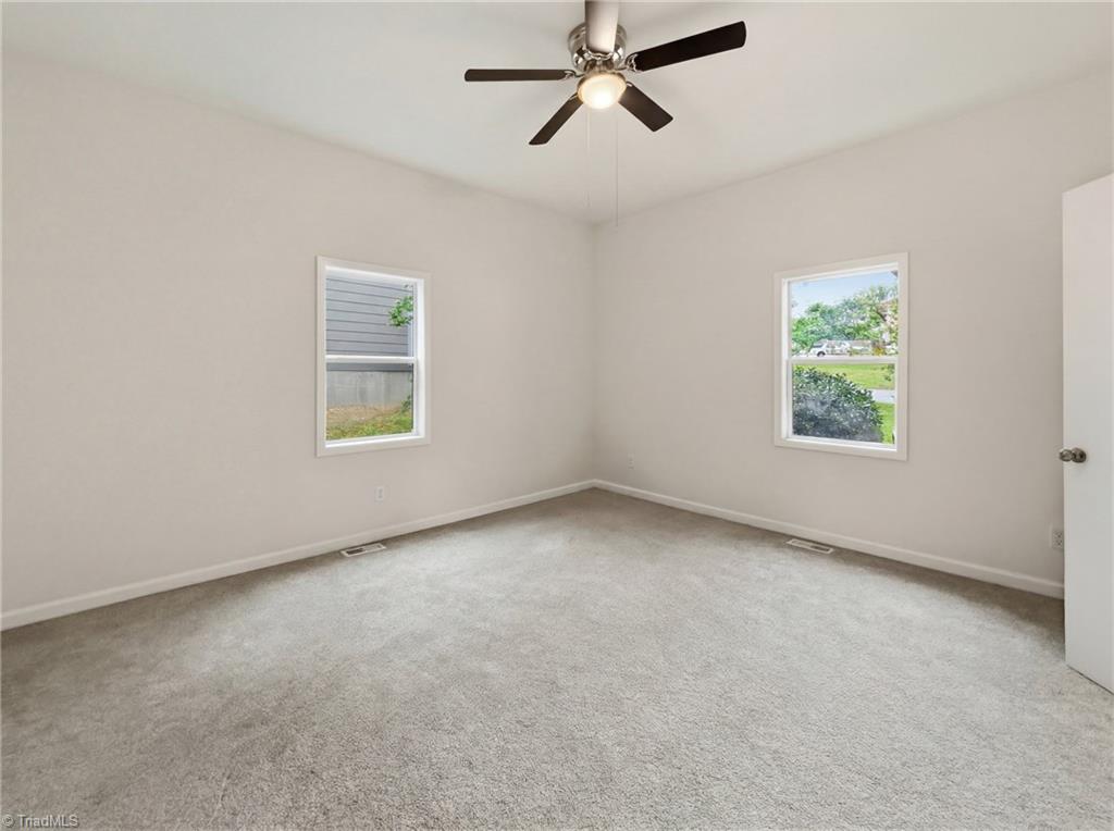 820 Chandler Avenue Property Photo 14