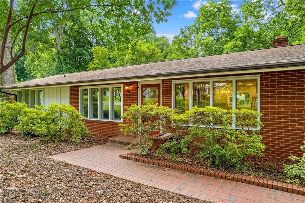 1221 Forestdale Drive Property Photo 2