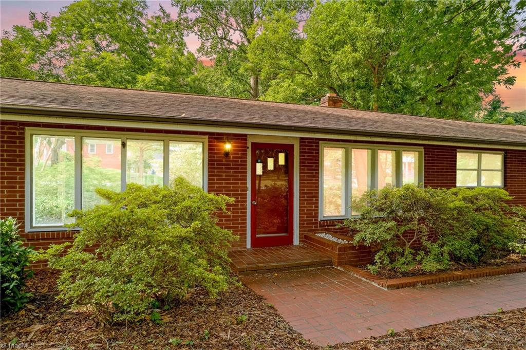 1221 Forestdale Drive Property Photo 3