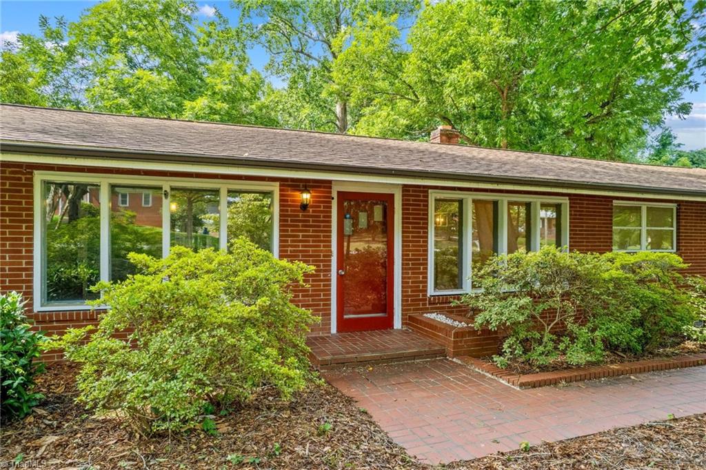 1221 Forestdale Drive Property Photo 4