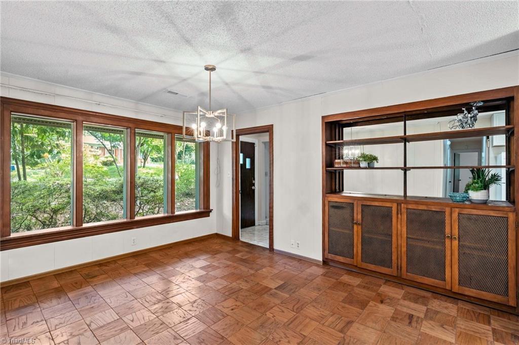 1221 Forestdale Drive Property Photo 17