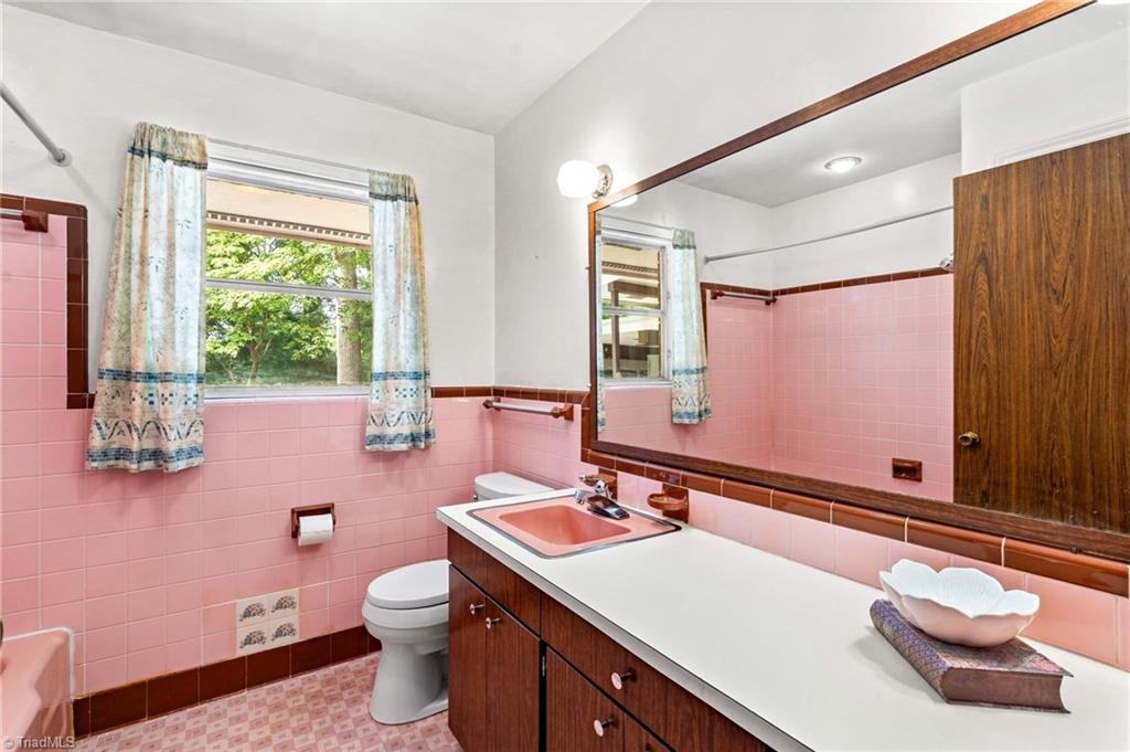 1221 Forestdale Drive Property Photo 45