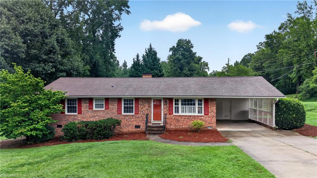 200 Brookview Circle Property Photo 3