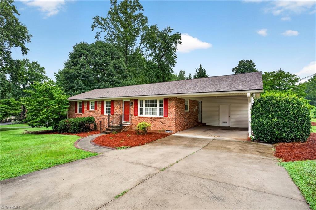 200 Brookview Circle Property Photo 4