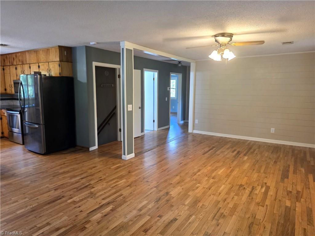 146 King Park Circle Property Photo 8