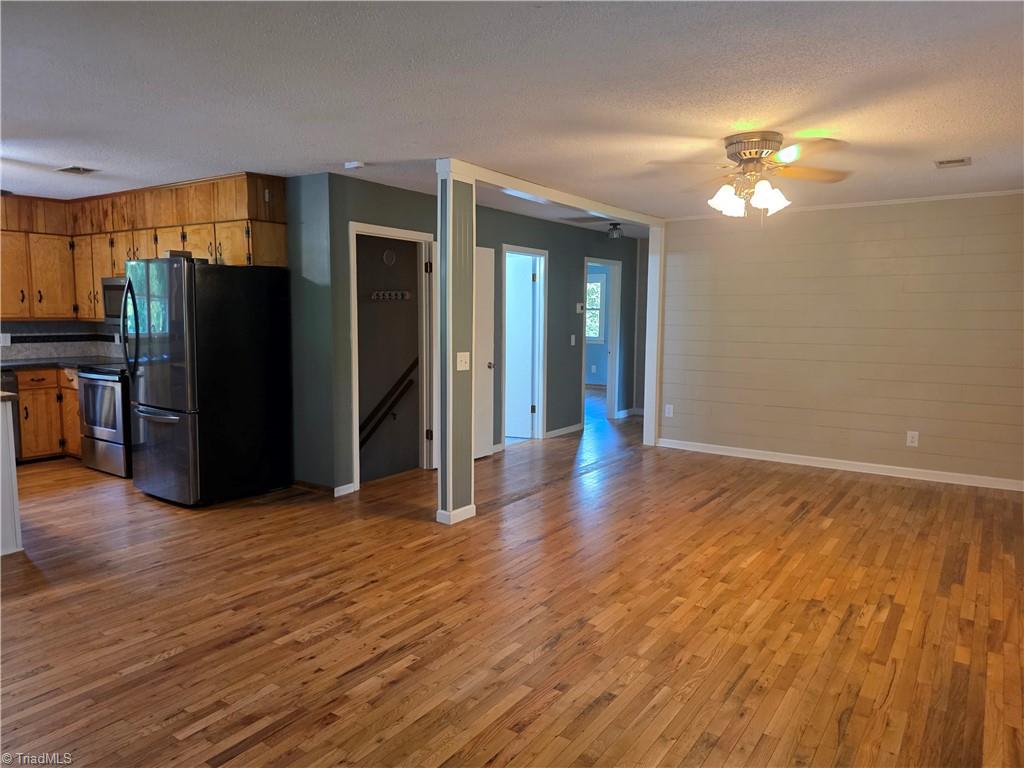 146 King Park Circle Property Photo 9