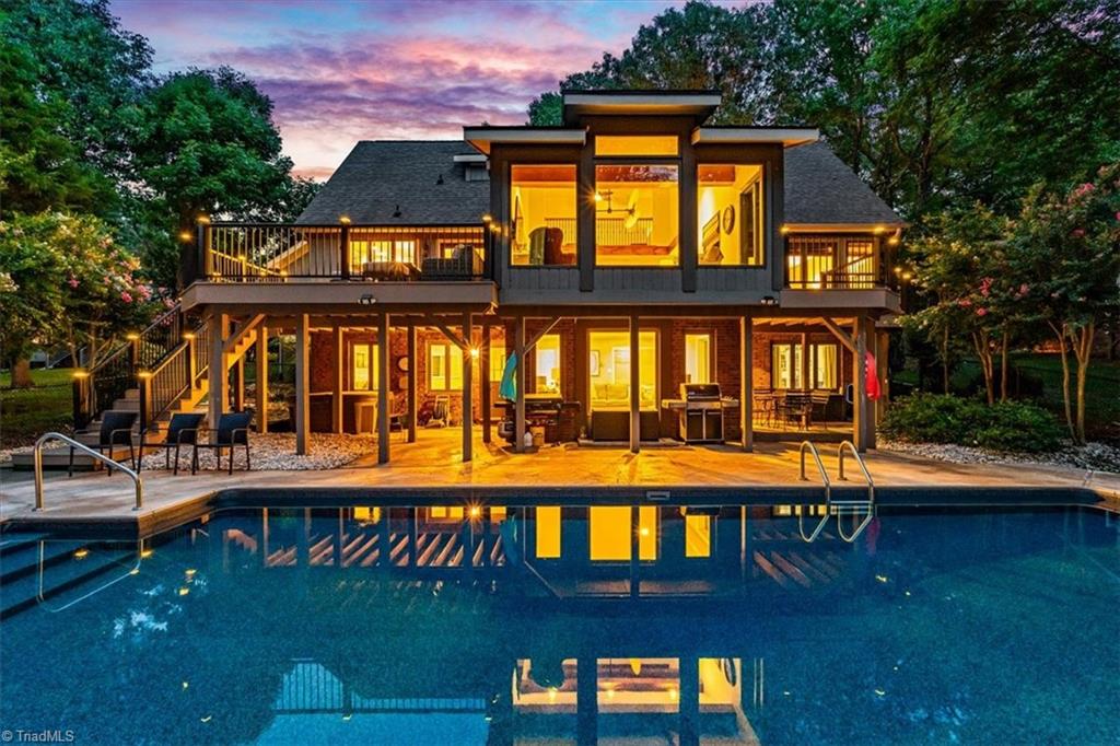 3905 Oak Hollow Drive
