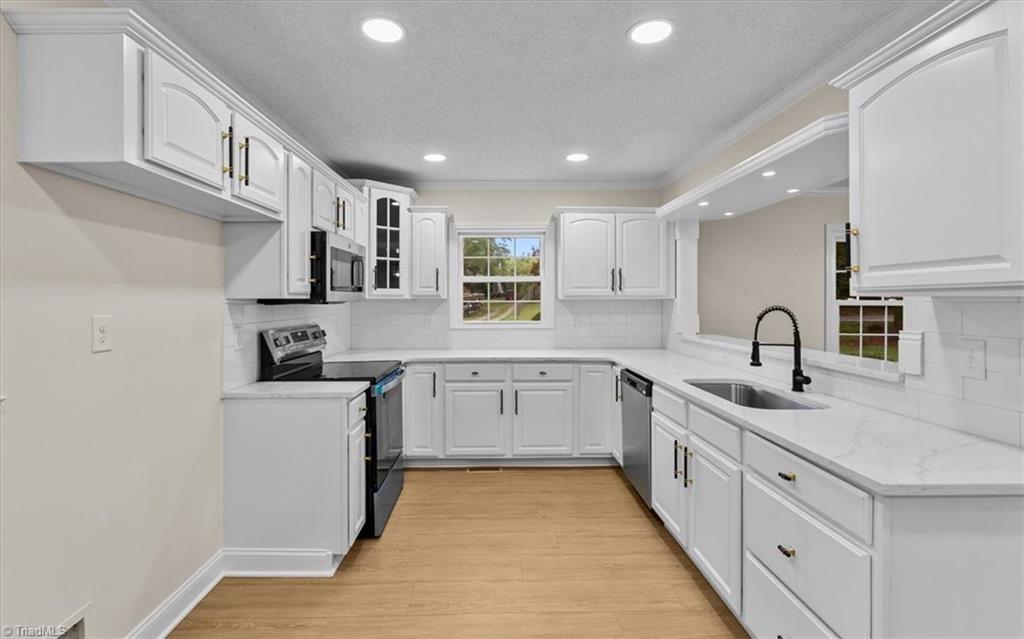 5007 Shoreline Drive Property Photo 8