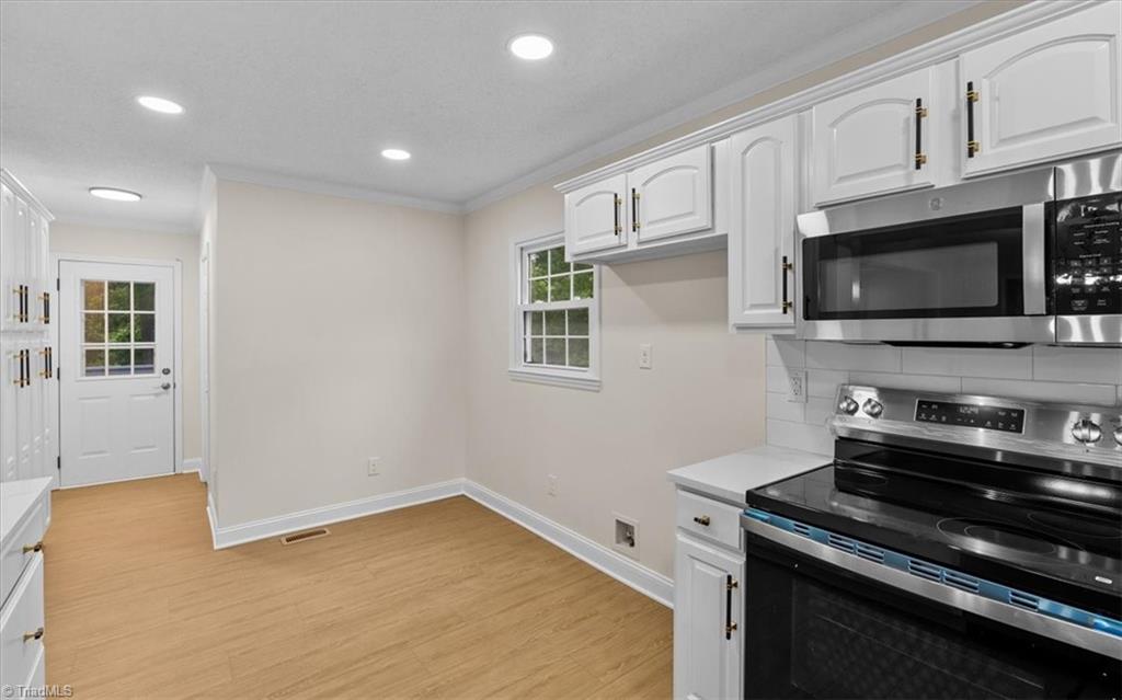 5007 Shoreline Drive Property Photo 11