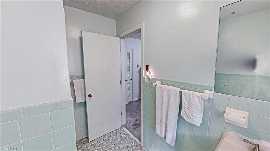 3908 Beverly Hills Drive Property Photo 17