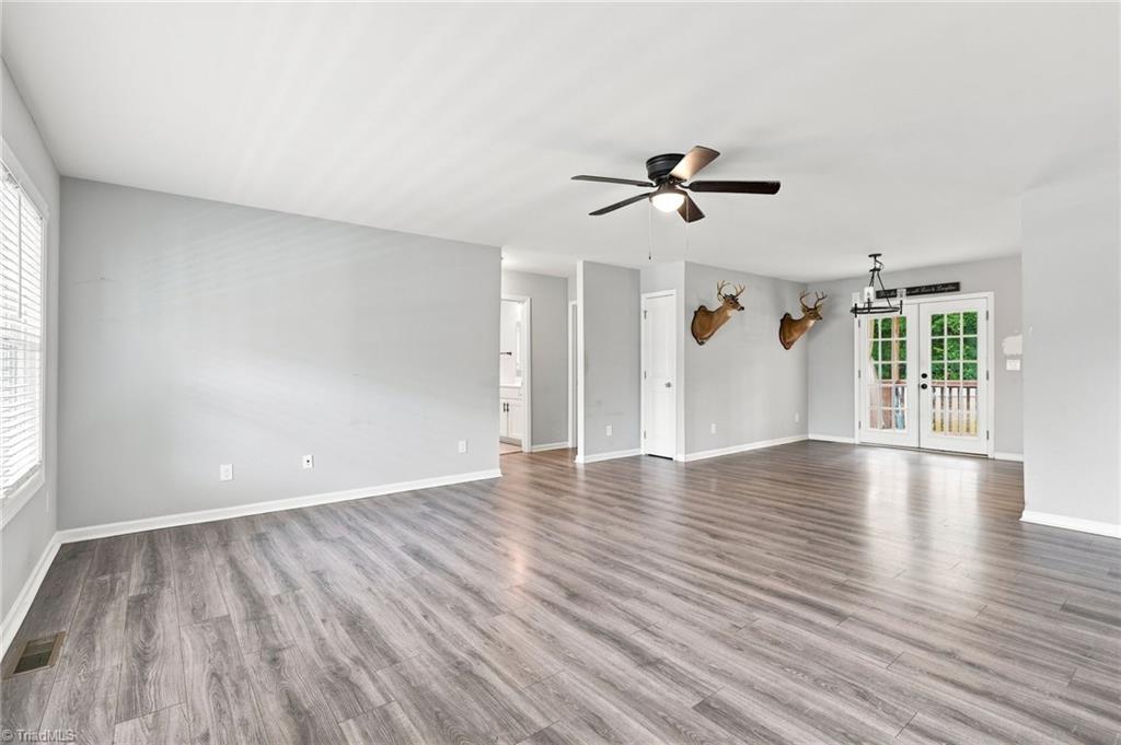 5568 Kimberly Lane Property Photo 5